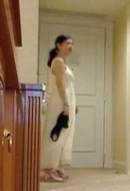 【悪戯】目隠しモデルにバイブで疑似フェラをしてもらってる最中に本物チ●コをこっそ
