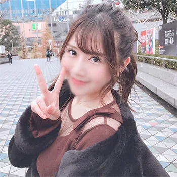 ももえ(20)性欲強めな巨乳美人ナース候補生!年の差カップルだった時の1年記念日