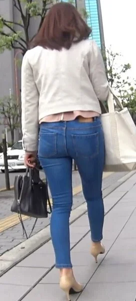 超絶美人お姉様の肉尻デニムHIP!