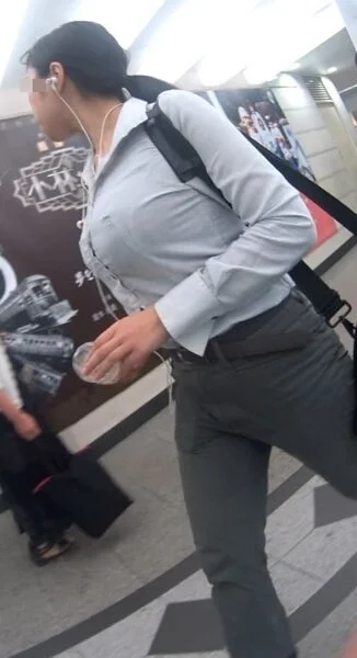 超爆乳ボインなGカップOL様！
