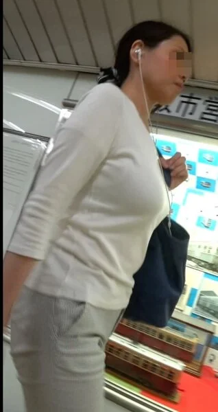 隠れ超爆乳HカップOL様の豊満乳