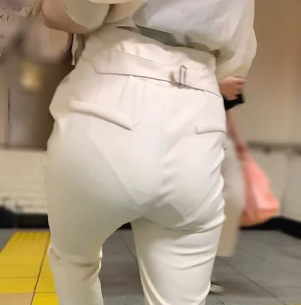 《さすがにスケすぎ！？ガチお嬢様風の美尻美女》