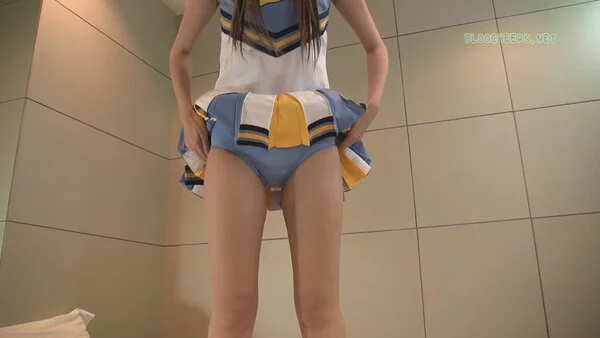 チアリーダー履き履きブルマー０２ 水色アンスコ脱ぎ履きムンムン