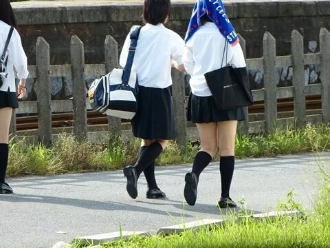 制服■■