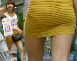 【フルHD】美脚お姉さんのパンティーラインがモロ過ぎます!