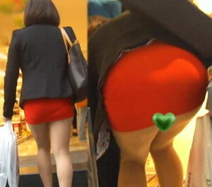 高画質 パンスト美脚!そんなにかがんで見えてます!
