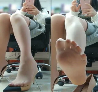 会社のOLの蒸れたパンストが臭すぎて2