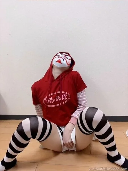 オナニーフェチ お面を被って自慰する女の子f776