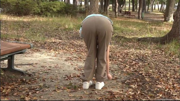 下着が透けている女性のお尻に興奮