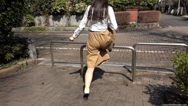 スカートのフェチAV