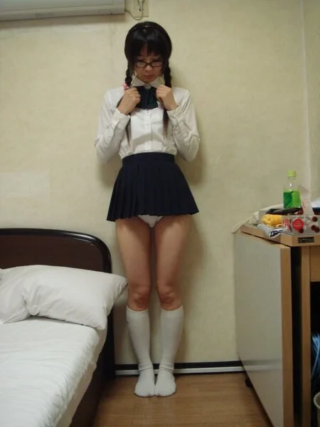 超ミニスカート(パンツ丸見え)