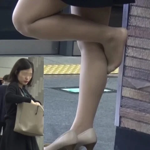 ☆動画☆駅や電車内のパンプス脱ぎ5シーン