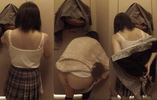 清楚な黒髪女子のきれいな柄のパンツときれいなお尻が丸見え■■ 電車人 vol.4