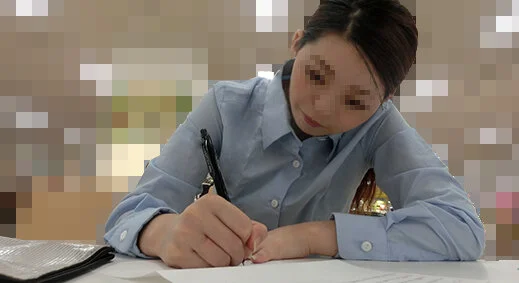 職権乱用!極悪■■動画&フラッシュPチラ撮り～面接中にパンツを盗られる乙女。vo