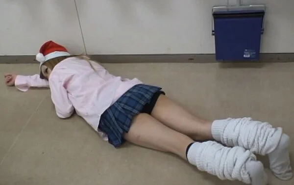 【モデル系制服美女】教室おふざけ動画010