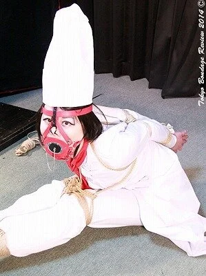 着衣■■&猿轡フェチ動画 [TK11 受難のパティシエ 知花 -特製デザートは鼻