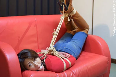 着衣■■&猿轡フェチ動画 [AY14 ジーンズとサイハイブーツの美熟女 彩香 P