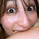 【噛みつき】積極性あり!友梨さんの本気噛み 前編【足立友梨】