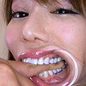 衝撃!奥歯で指を噛むところが丸見えのスペシャル噛みつき!【皇ゆず】