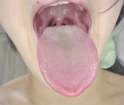 【唾ベロフェチ】あやね遥菜のエロ長い舌と大量唾液で舌ベロ観察-試行錯誤-