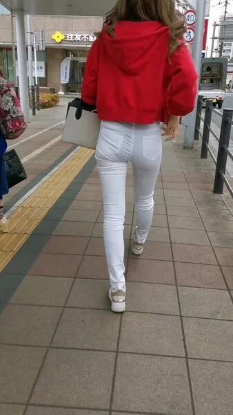 白スキニーGALを追跡