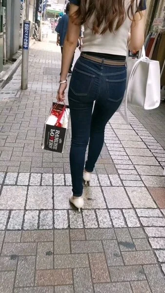 スレンダージーンズお姉さん特集