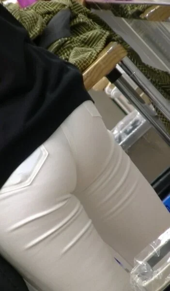 もりっと白デニム 食い込みパン線