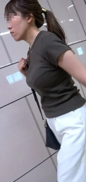 ダイアモンドニット爆乳なボイン美女!爆揺れの衝撃!