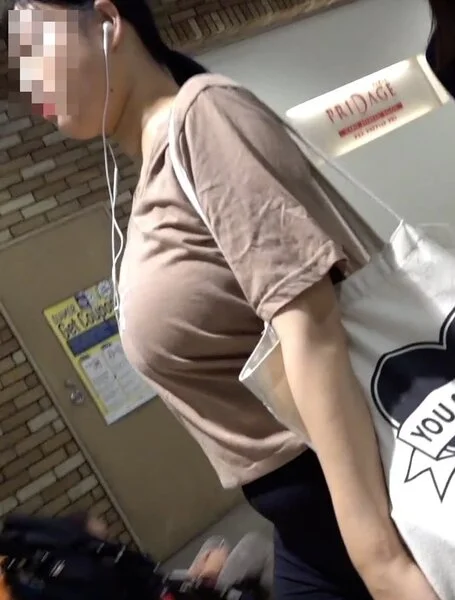 ダイナマイトパイナップル乳!!超豪乳な逸材ギャル!