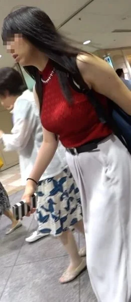 ロケットノーズリーブ爆乳なミルク感たっぷりなギャル!