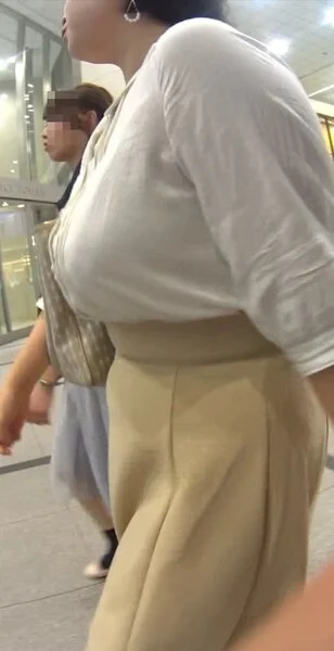 超豪乳OLの降臨!ダイアモンドボイン!