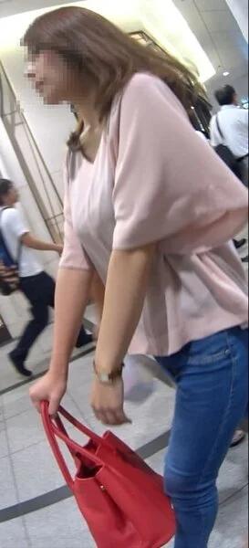 釣り鐘爆乳なダイアモンドパイズリ美女!