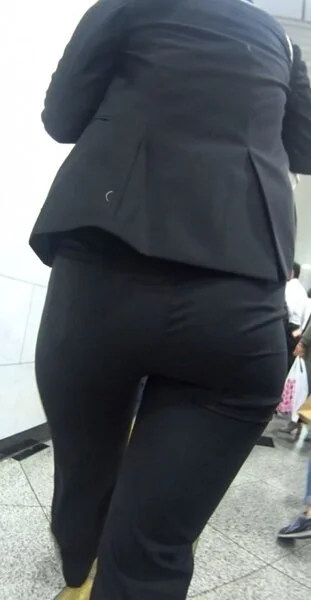 ダイアモンドパンツスーツギャル!!