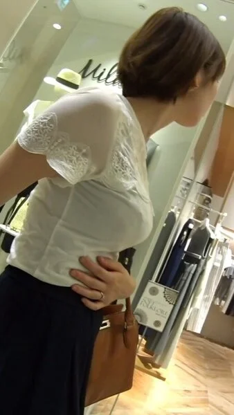ロケットボインなエメラルド乳!