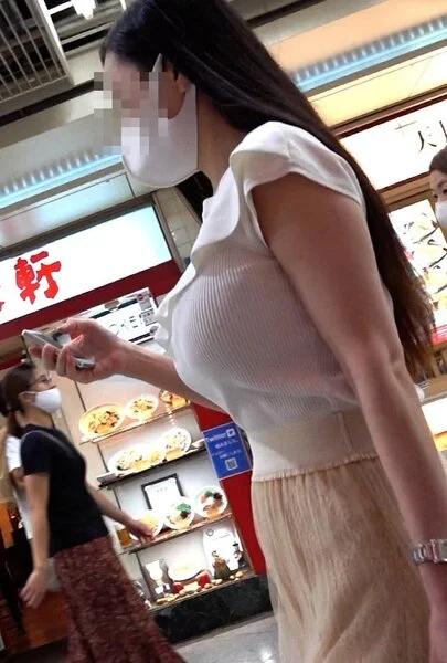 ダイアモンドマンゴー豪乳美女!ブルンブルンな豪乳ボインが炸裂!