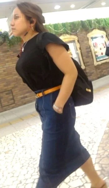 爆乳すぎるロケットダイアモンド乳美女!
