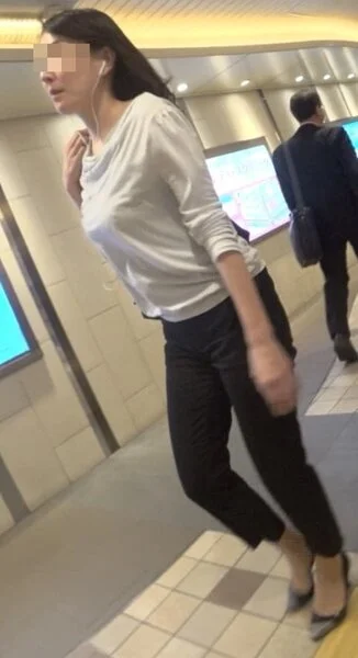 伝説の超豪乳ボインな爆揺れる美人OL様の超神揺れ日!