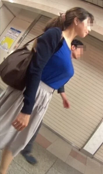 爆乳美人OLのアフターファイブ!爆乳アピールがすごい!