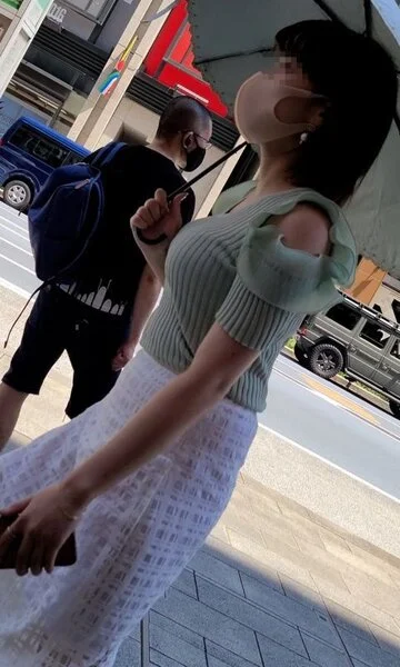 爆乳ボインなニットGカップが溢れでる美貌お姉様!