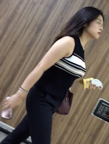 爆乳ノースリーブな美女お姉様の降臨!