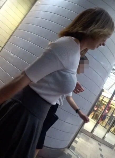 ニット爆乳美女!