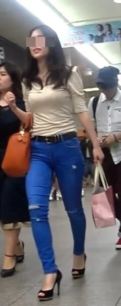 超絶美人お姉様の豊満スタイル抜群の爆尻デニムモデル美女!
