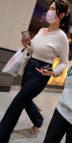 超爆乳美貌な清楚ボイン美女!ミネラルHカップがブルんと暴れる!