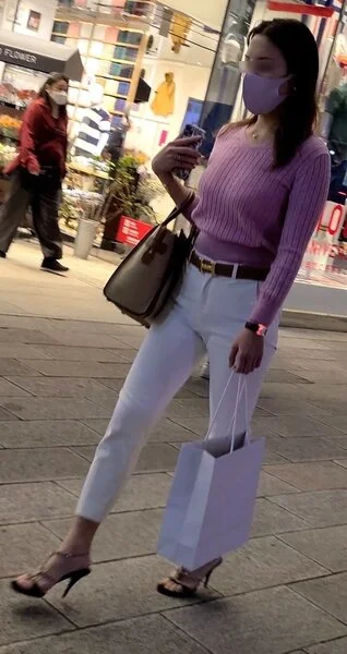 最高峰の爆乳美女の暴れ乳!