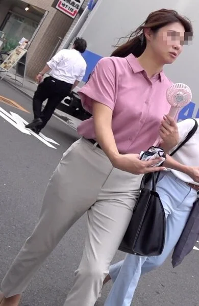 超絶美人OL様のクロッチびっしりなスタイル!