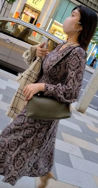 爆乳溢れ揺れボインすぎる美人お姉様のグラマラスワンピのエロさ!