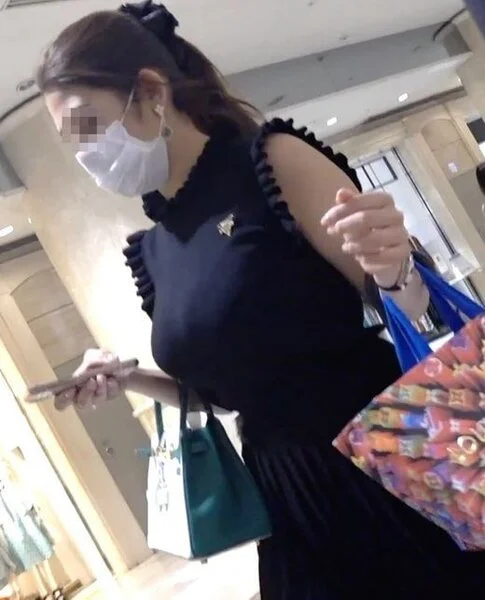 ダイアモンド超豪乳ヴィトン豪揺れ美女様!歩くバインバインパイナップル豪乳!