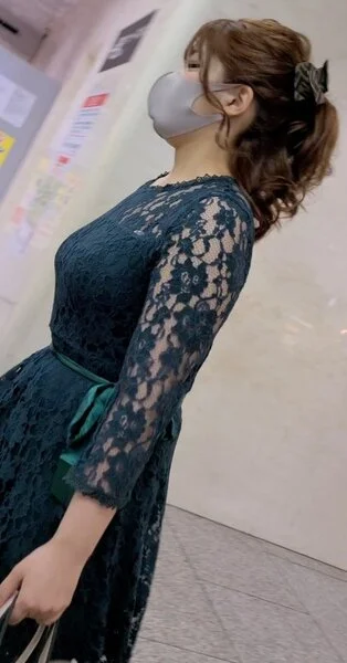 揉みしだきたくなるドレッシー爆乳美女!