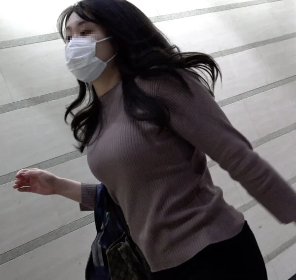 衝撃爆揺れボインな美人OL様の躍動ボインがフェロモンムンムン!