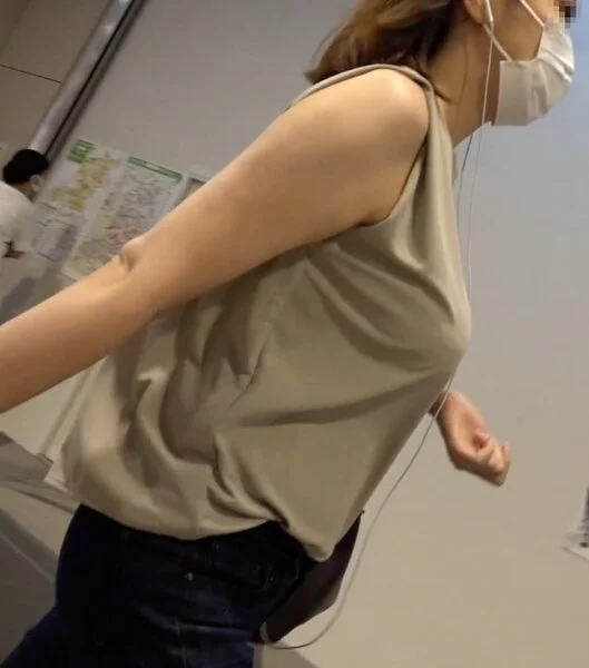 Hカップが乱れ狂うほど揺れる!超爆乳お姉様のマグナム級ボインが衝撃!!